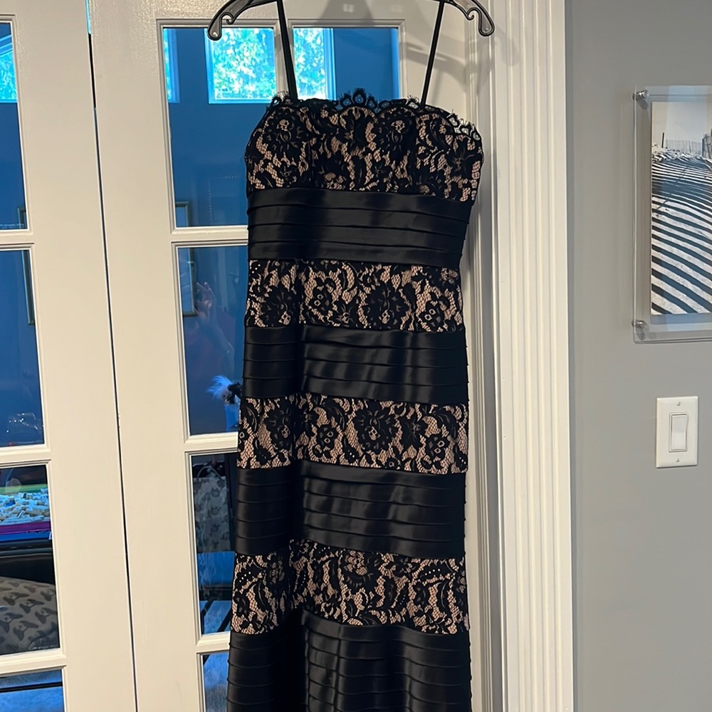 BCBG Long dress. Spaghetti straps. Size 6.bought at Saks. Worn 3 times